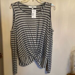 ⭐️Lily White long sleeve open shoulder tee